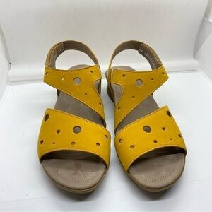 Mephisto Phiby Perf Strappy Slingback Sandal Sz 39 Yellow Leather